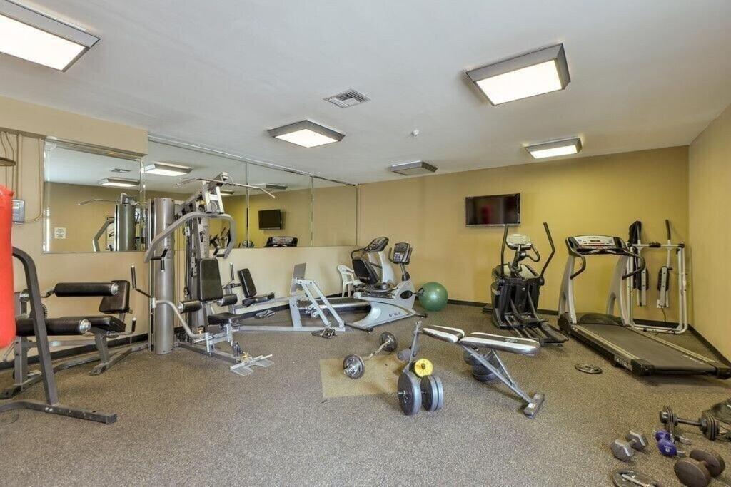 Nash Gold Private Condo - 2Bed, 2Bath, Sleep 6, 25 Min Walk To Broadway And All Nashville Attractions, Pool, Gym Zewnętrze zdjęcie