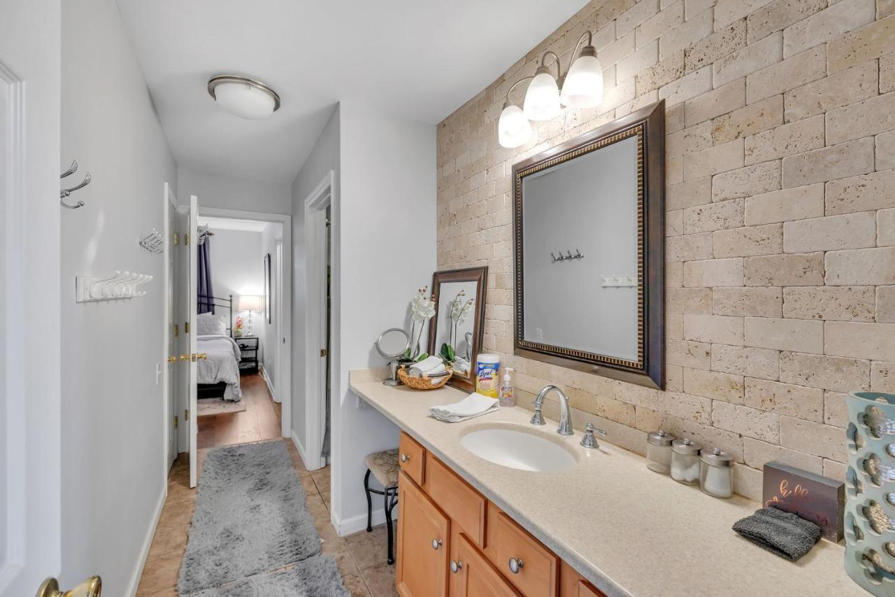 Nash Gold Private Condo - 2Bed, 2Bath, Sleep 6, 25 Min Walk To Broadway And All Nashville Attractions, Pool, Gym Zewnętrze zdjęcie